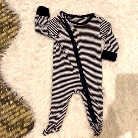 5 assorted onesies all size 000 - Picture 5 of 6